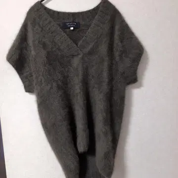 비팅 하트 올리브 그린 V넥 상의 M