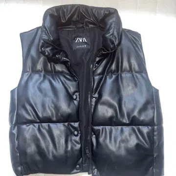 ZARA 블랙 다운 베스트 L 사이즈