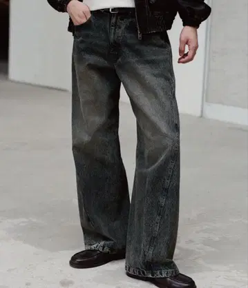 VINTAGE WASHED CURVED DENIM S 사이즈