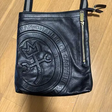 까스텔바작의 숄더백