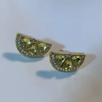 비즈 귀걸이 유나이티드 애로우즈