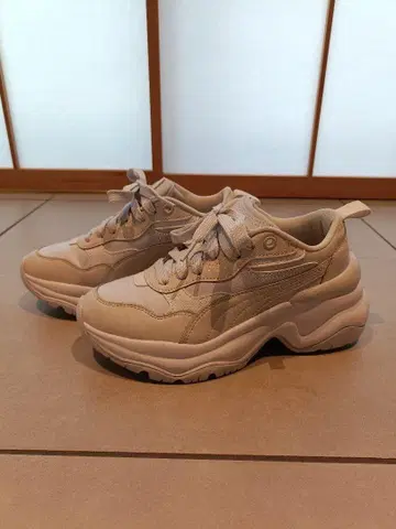 푸마 우먼 시리아 웨지 스니커즈 23cm