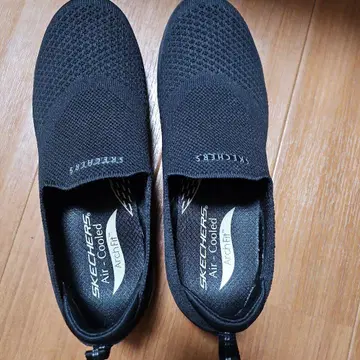 SKECHERS Air Cooled Arch Fit 블랙 슬립온