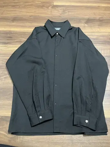 CLEL 블랙 긴팔 셔츠