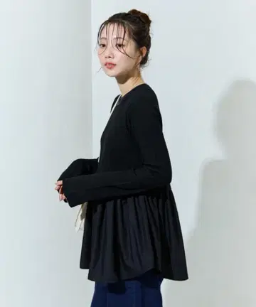 프릭스스토어 한정판 니트 도킹 페플럼 풀오버
