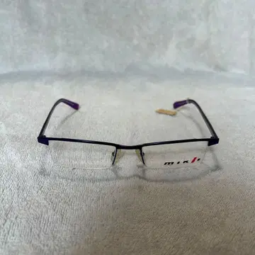 아란 미쿠리 안경