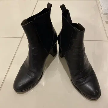 블랙 사이드 고어 부츠 중간 힐