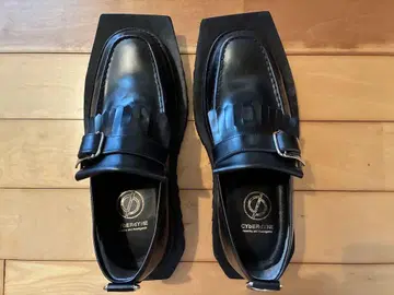 사이버다인 프린지 가죽 로퍼