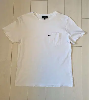 A.P.C. 포켓 부착 로고 T셔츠