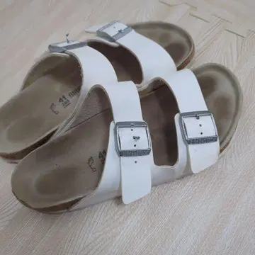 Birkenstock 화이트 샌들 41
