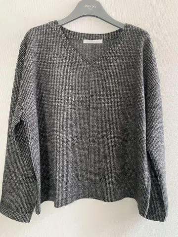 GALLERIE VIE 그레이 V넥 긴팔 블라우스
