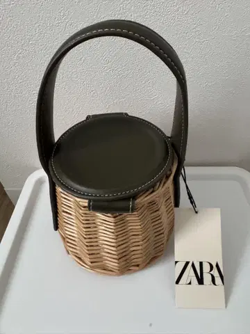 미사용 새상품 zara 라탄 바스켓 숄더백 원사이즈/카키