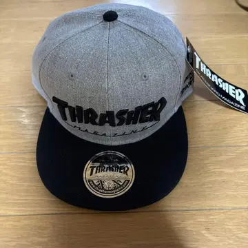 THRASHER MAGAZINE 스냅백 캡 그레이/블랙