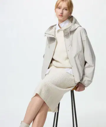 UNIQLO 코튼 블렌드 숏 후드티 베이지 M 사이즈