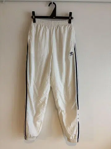 adidas 화이트 스트라이프 팬츠 M