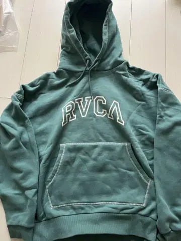 RVCA 그린 후드티