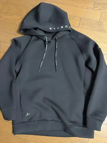 버틀 후드 부착 블랙 후드티