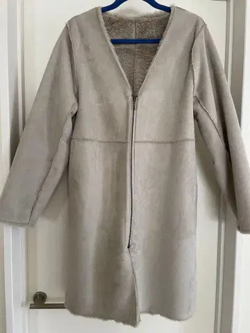 리버서블 무스탕 코트