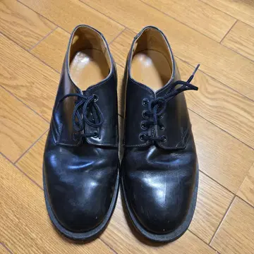 닥터마틴 블랙 가죽 레이스업 신발