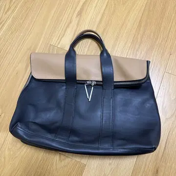 3.1 필립림 아워백 토트 가죽 토트