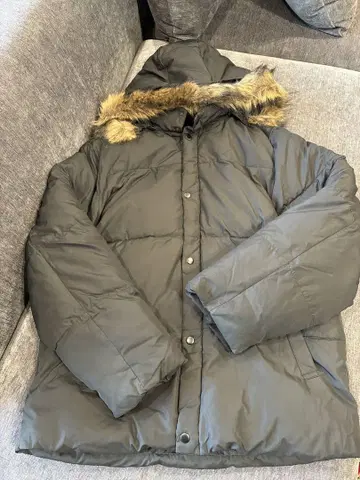 [ 새상품급 ] 무인양품 퍼 달린 블랙 자켓 L