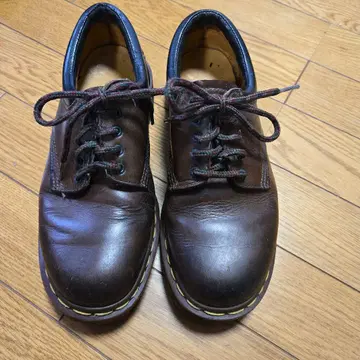 닥터마틴 브라운 레이스업 슈즈 Size6