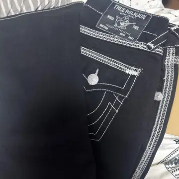 트루릴리젼 블랙 데님 슬림 핏