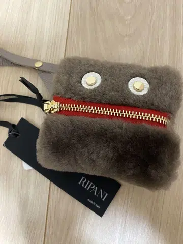[ RIPANI ] 무스탕 참 파우치 새상품 미사용