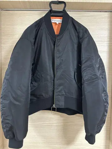 JW Anderson 숏 기장 봄버