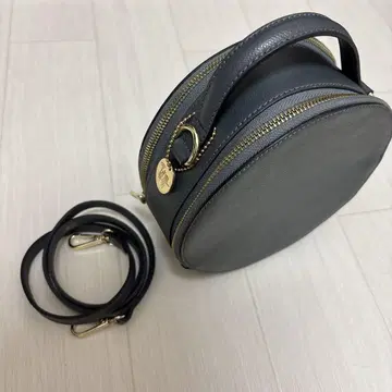로라 디 마지오 라운드 백