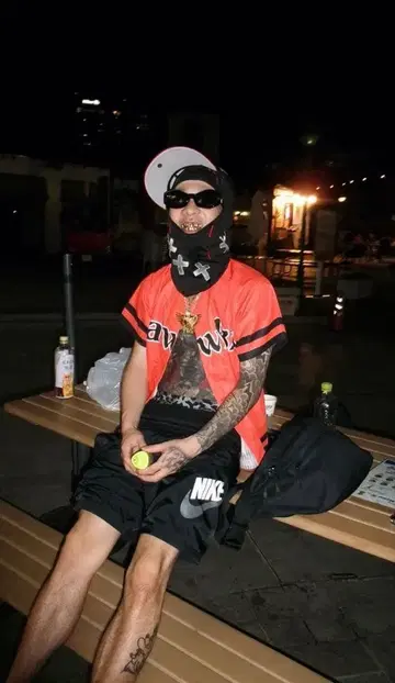 yvngboip 착용 모델 나이키 숄더백 US 립