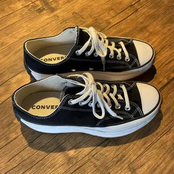 한국 한정판 CONVERSE 블랙 로우컷 스니커즈