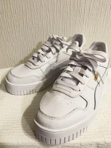 PUMA 플랫폼 스니커즈 화이트