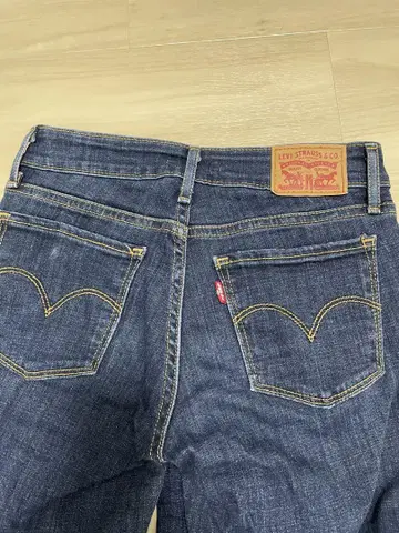 [새상품급] LEVI'S 711 SKINNY 데님 24