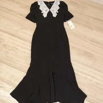 SNIDEL 자수 화이트칼라 원피스 새상품