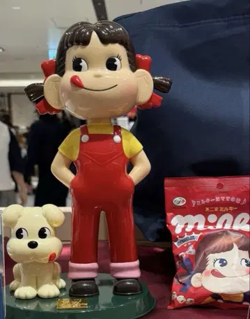 페코짱 75주년 기념판 흔들목 인형