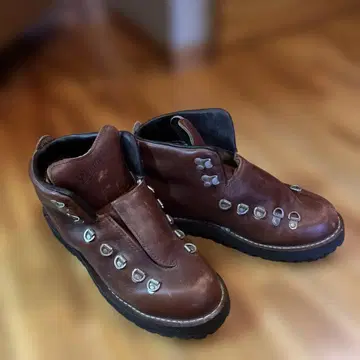 Danner 브라운 하이컷 등산화