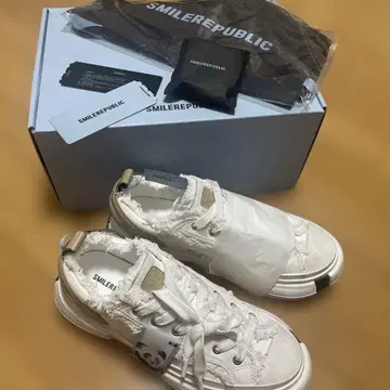 SMILEREPUBLIC