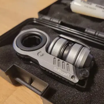 GoBiggeR Sinian Aluminum 실버 피젯 토이