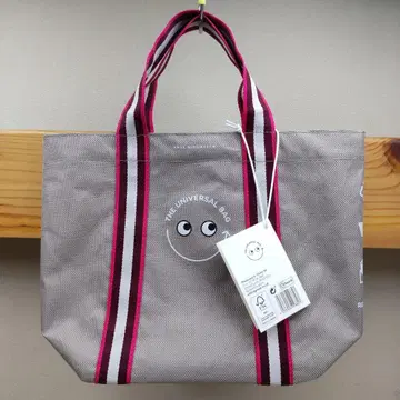 안야 힌드마치 & 세이조 이시이 유니버셜 백