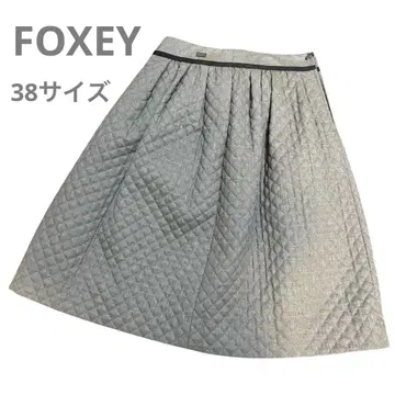 FOXEY 그레이 퀼팅 플레어 스커트