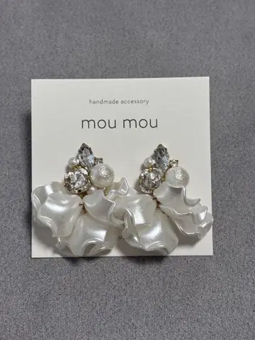 mou mou 프릴 디자인 귀찌
