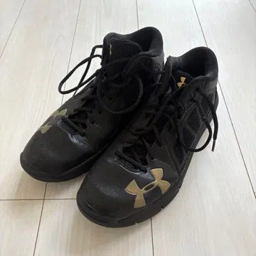 언더아머 농구화