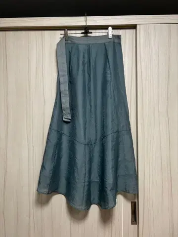 SNIDEL 그레이 플레어 스커트