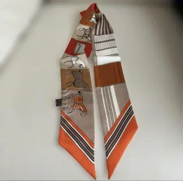 실크 100% 오렌지 동물 패턴 스카프 트윌리풍