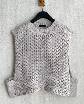 2024AW 정가 13200엔 EKAL 에카 케이블 짜임 니트 베스트