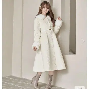 로제 뮤즈 quilting flared coat 롱 코트 화이트
