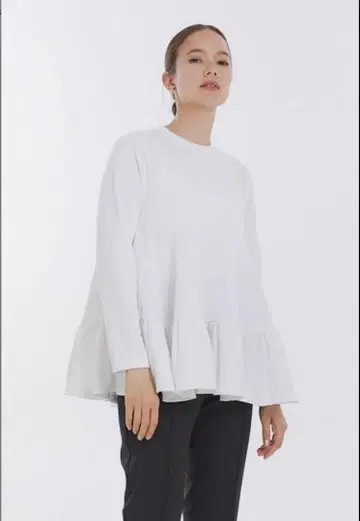 yori 새상품급 속건성 쭈리 티어드 프릴 티셔츠 화이트