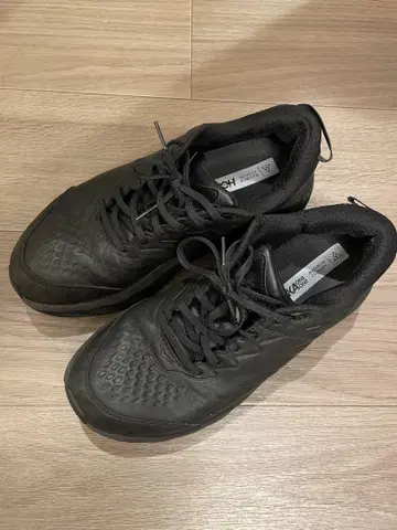 HOKA 스니커즈