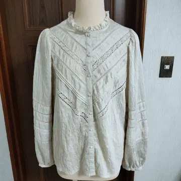 ZARA 아이보리 레이스 디테일 긴팔 셔츠
